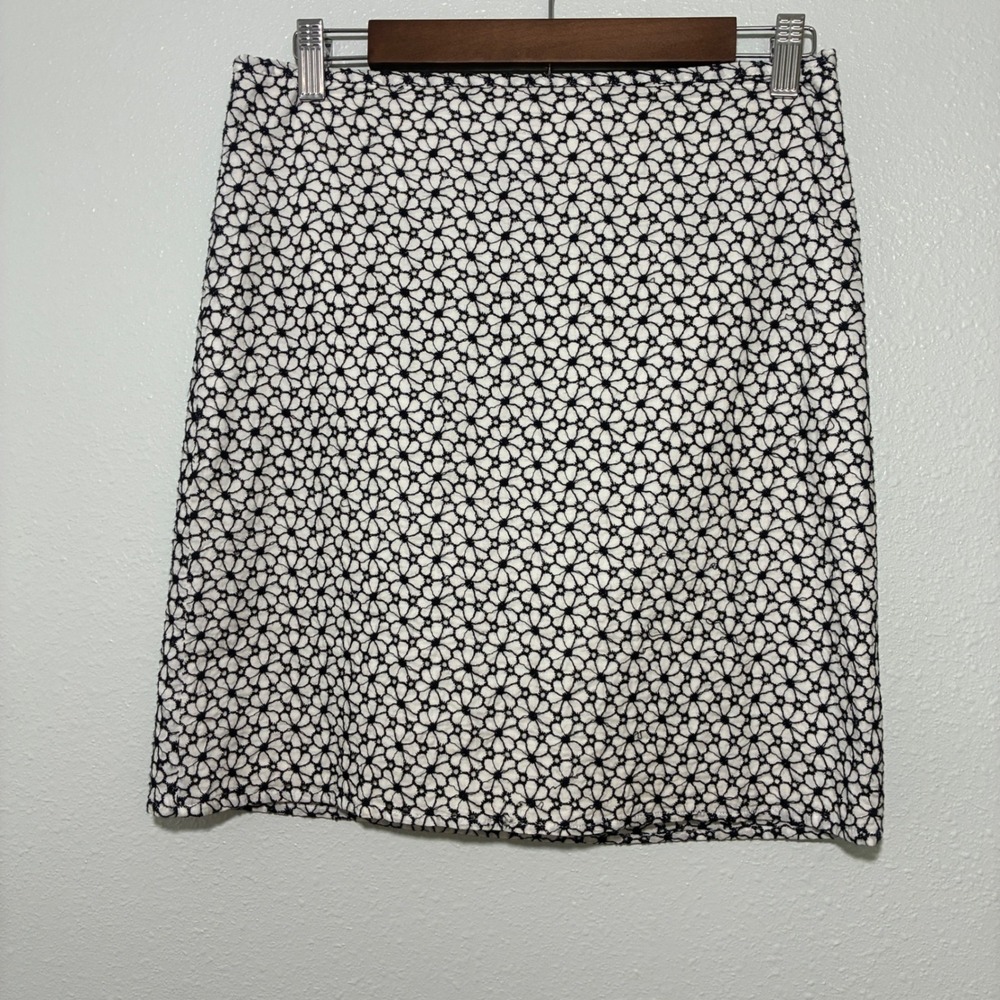 Ann Taylor Floral Eyelet Mini Skirt Size 2 Navy Blue White Cotton A-Line